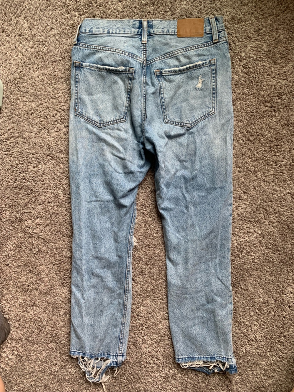 Light Wash Distressed Ripped Jeans - Picture 3 of 4